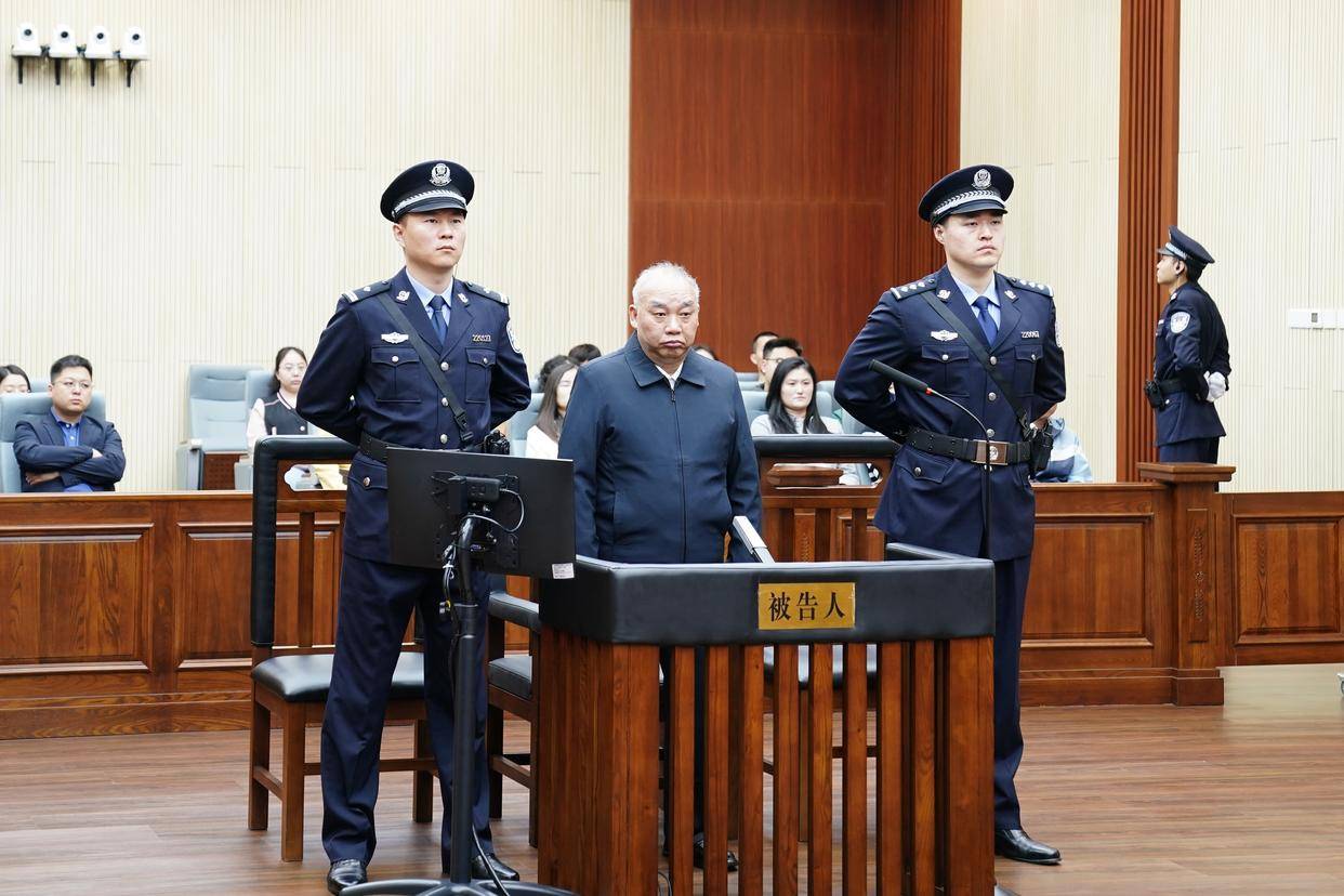 如何申请皇冠信用网
_受贿4311万余元如何申请皇冠信用网
，国家烟草专卖局原局长凌成兴一审被判十六年