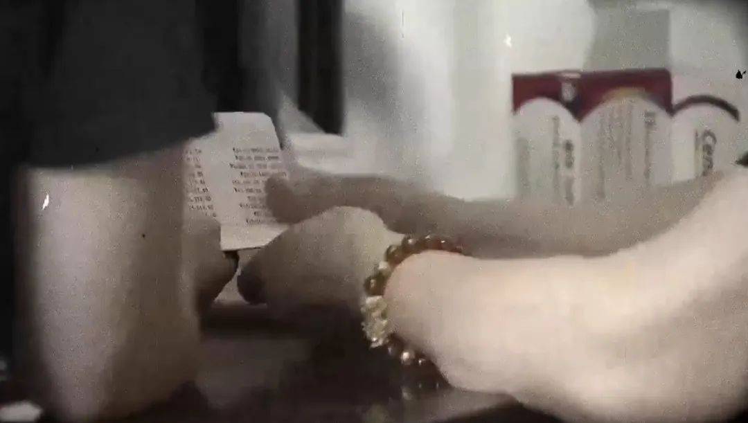 怎么申请皇冠信用网
_炸裂怎么申请皇冠信用网
！上海阿婆4800元退休金养全家！母女齐心对"拆迁户邻居"下手...