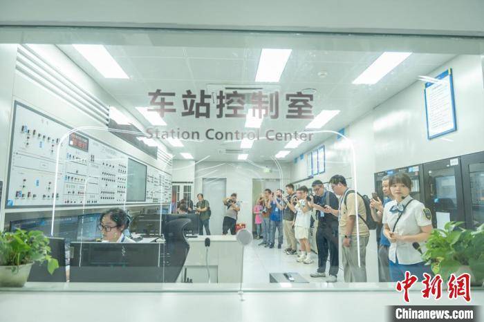 皇冠会员注册
_探秘成都地铁停运后4小时：为何难以24小时运营