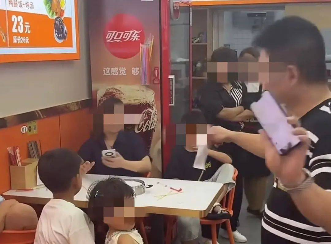 皇冠信用網账号注册_三名女子和四个孩子点一碗面皇冠信用網账号注册，多次免费续面被拒后女子连续给出2个差评！老板：不同意和解，将重新调整续面规则