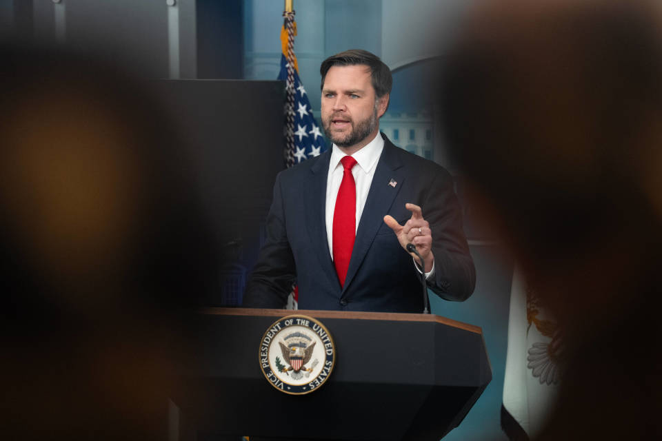 世界杯平台代理合作
_哈马斯“假装寻找遗体”世界杯平台代理合作
，激怒以色列撕毁停火协议