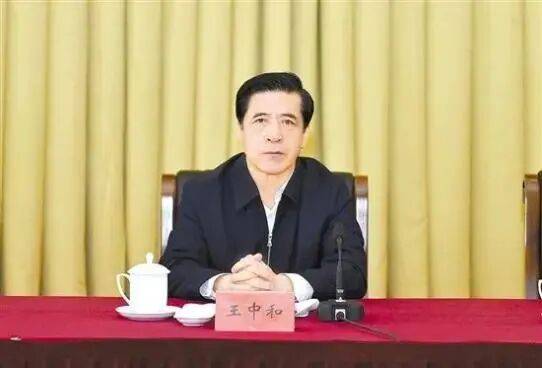 皇冠信用网注册账号
_大搞权钱交易、权色交易皇冠信用网注册账号
！内蒙古自治区政协原党组副书记、副主席王中和被公诉