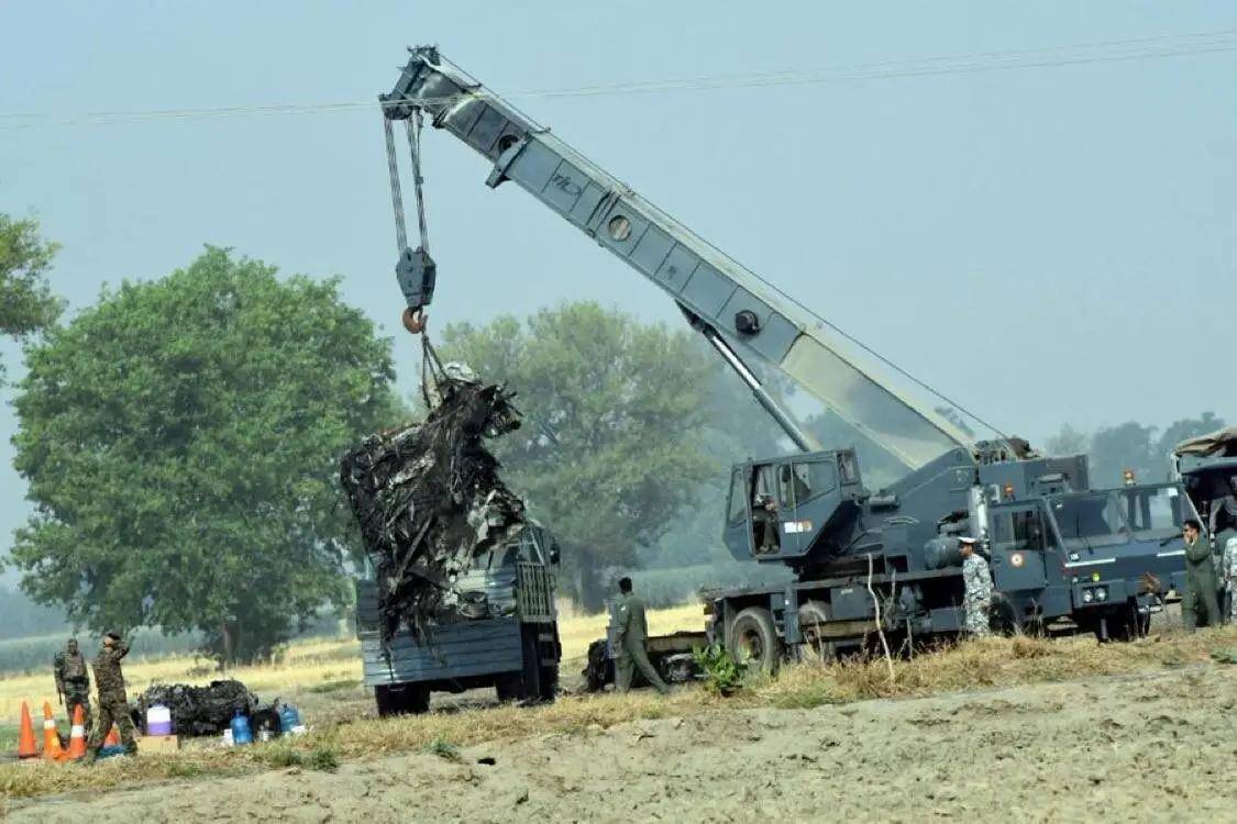 正版皇冠信用盘
_苏35在埃及惨败正版皇冠信用盘
!俄媒破防:输给了被中巴造“米格21”击落的阵风