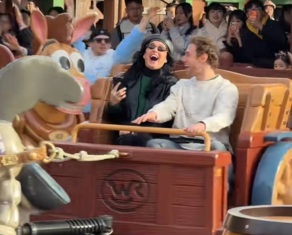 体育皇冠信用网
_知名女歌手在上海迪士尼被偶遇体育皇冠信用网
，见证求婚！“一时不知道谁更幸福”