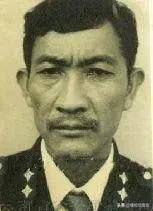 皇冠足球平台代理申请
_中国警察向昆明劫匪下跪皇冠足球平台代理申请
，这一跪，跪出多少人的眼泪