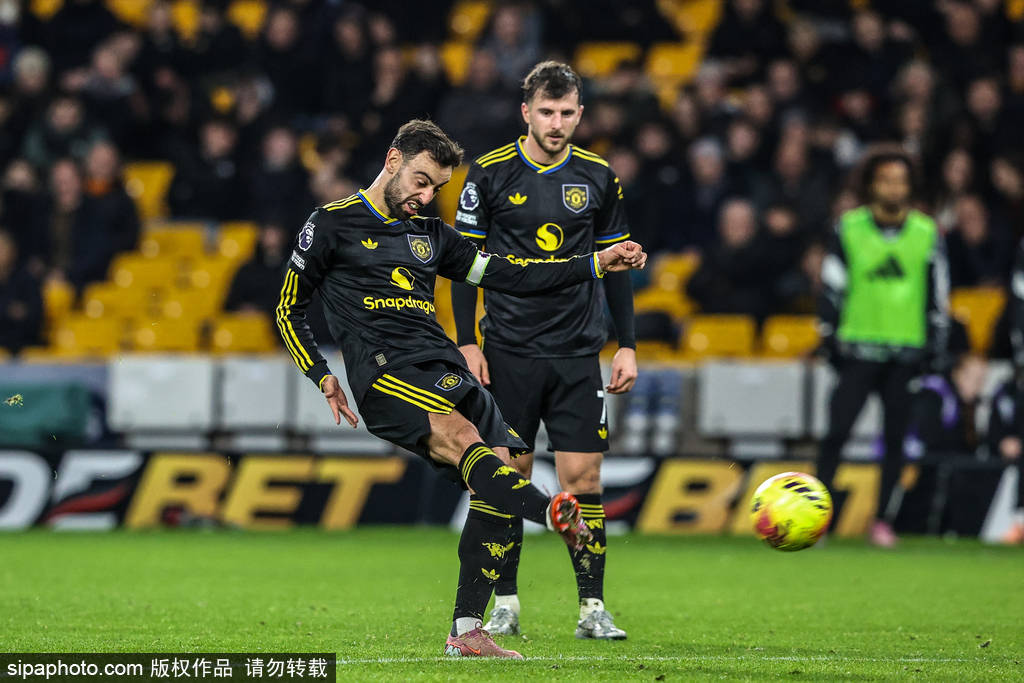 皇冠信用会员账号注册_英超-B费双响姆贝莫破门芒特建功 曼联4-1狼队升至第六