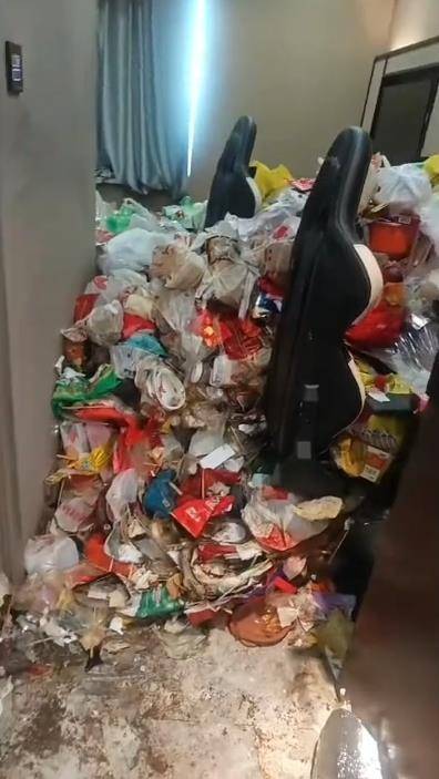 皇冠信用網平台代理
_长春一电竞酒店退房后画面“不堪入目”皇冠信用網平台代理
,垃圾堆积如山超1米高,酒店:顾客入住超两年,花了3天才清扫完