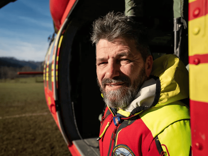 埃弗顿vS 阿斯顿维拉
_为逃兵役越境的乌克兰人:“宁可死于山野”