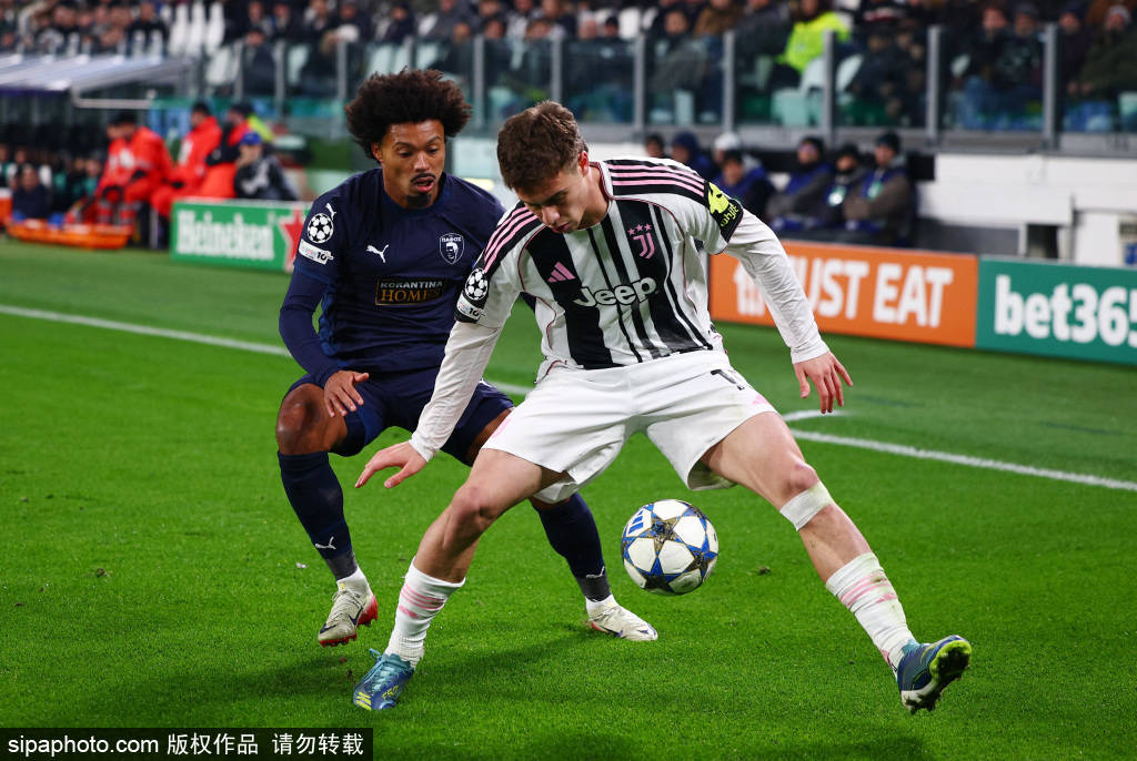 希腊vs以色列
_尤文图斯换人风波:斯帕莱蒂与洛卡特利的短暂交流背后的战术考量