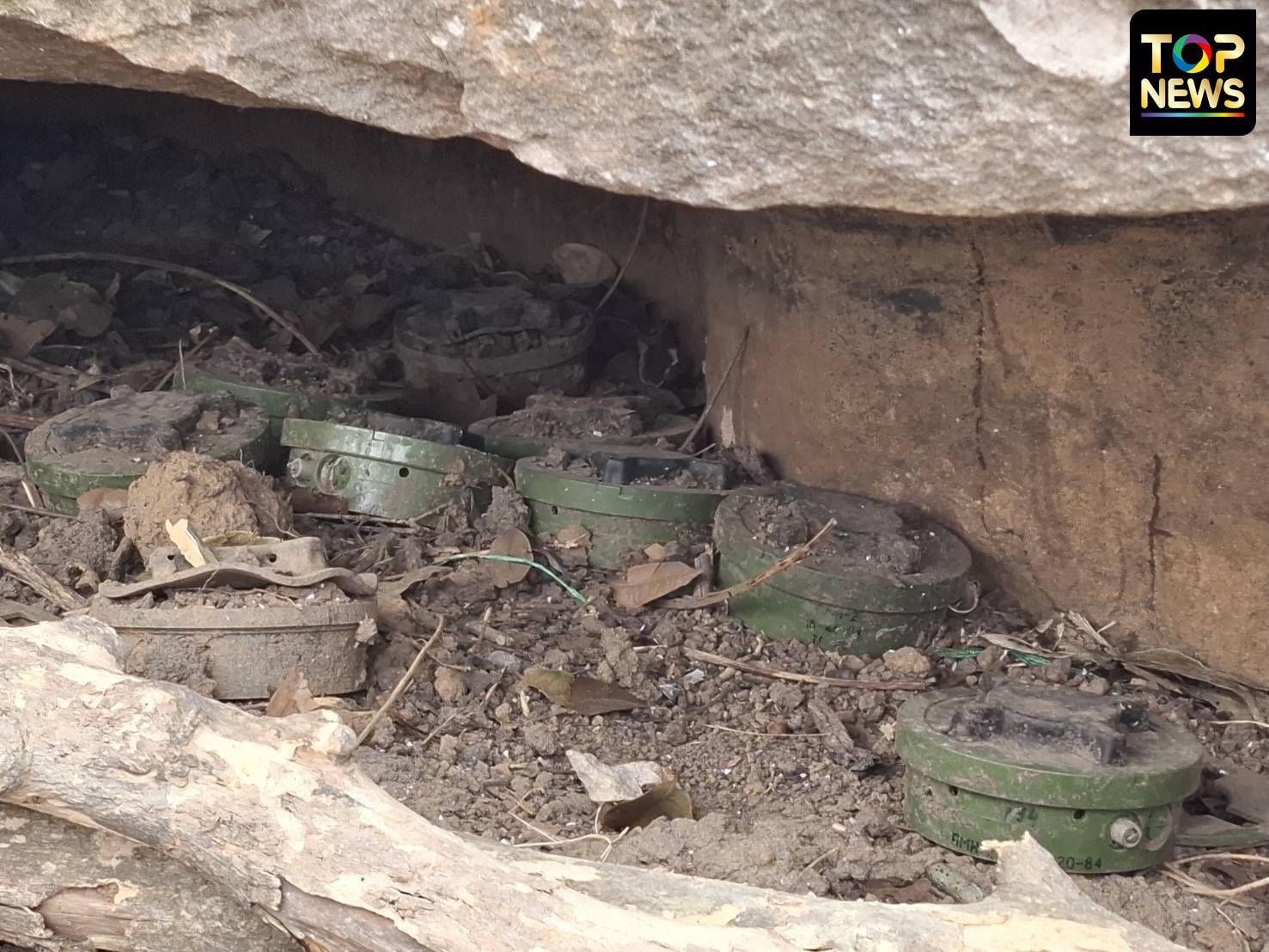 德岛漩涡vs秋田蓝色闪电
_不给洪森父子拼命德岛漩涡vs秋田蓝色闪电
,柬军跑了:泰国缴获中械摆一地,越南武器参战