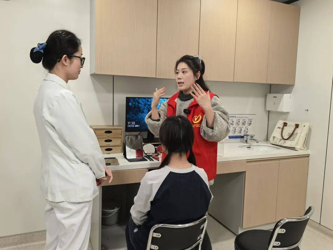 格里姆斯比vs曼联_杭州小夫妻新婚当天进了病房！这个“婚庆团队”格里姆斯比vs曼联，服了……