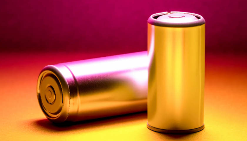 城之队vs皇家君主
_“半固态”出局城之队vs皇家君主
!中国制定全球首个固态电池国标