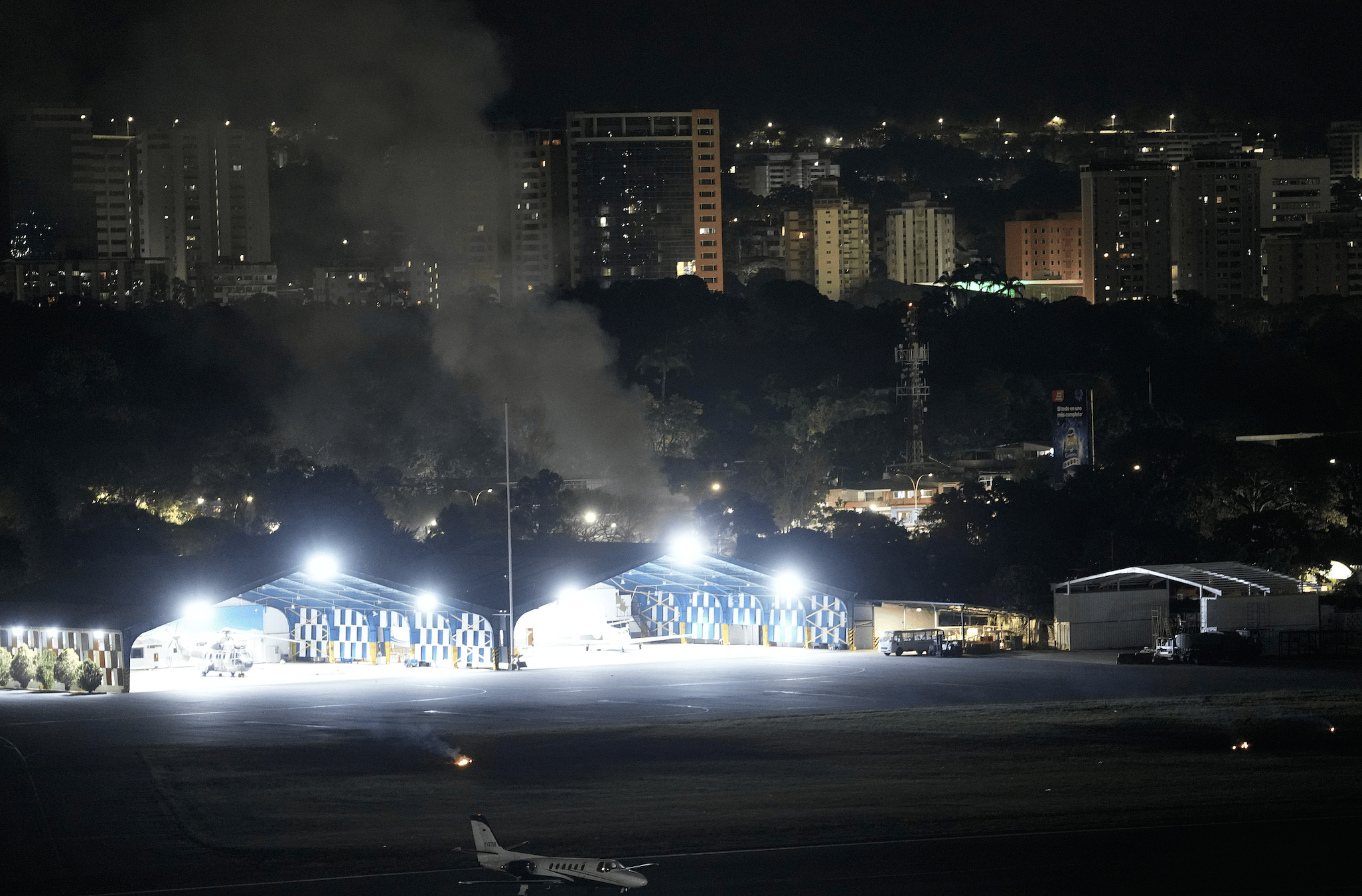 吉隆坡市vs皇家警察足球俱乐部.
_委内瑞拉首都传出数声爆炸声吉隆坡市vs皇家警察足球俱乐部.
,总统马杜罗已宣布国家紧急状态