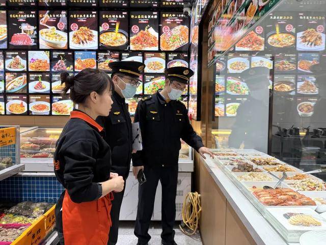 法尔肯贝里vs桑德维肯斯
_闵行夜查法尔肯贝里vs桑德维肯斯
!上海禁令下仍有商家自制售卖生腌