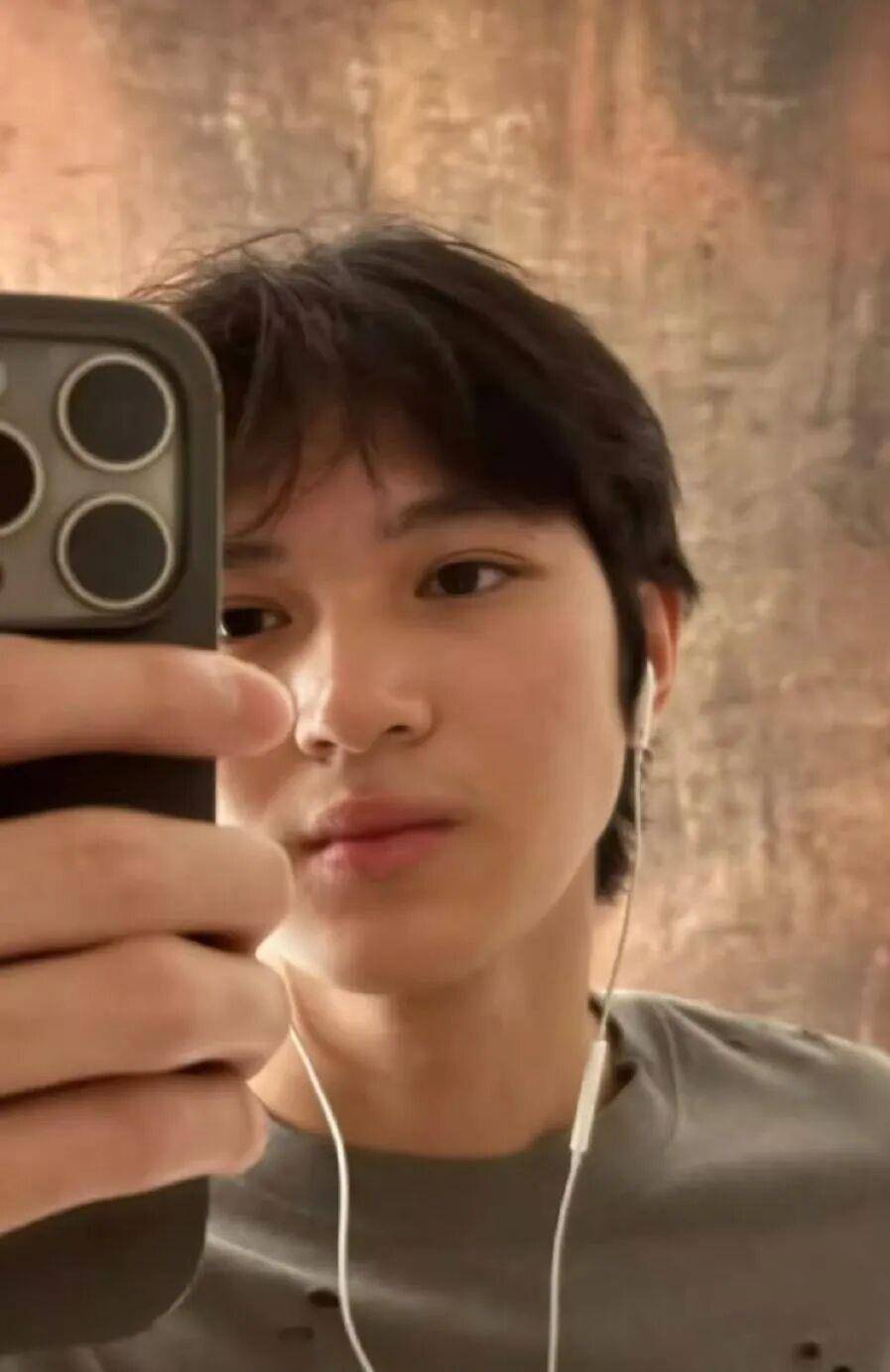 舒列夫 v 乌德勒支
_张智霖、袁咏仪的儿子在《歌手2025》实习时给陈楚生做过“光替”舒列夫 v 乌德勒支
,张智霖骄傲告诉陈楚生:儿子是学音乐的,乐器、创作、编曲都会,“比我厉害”