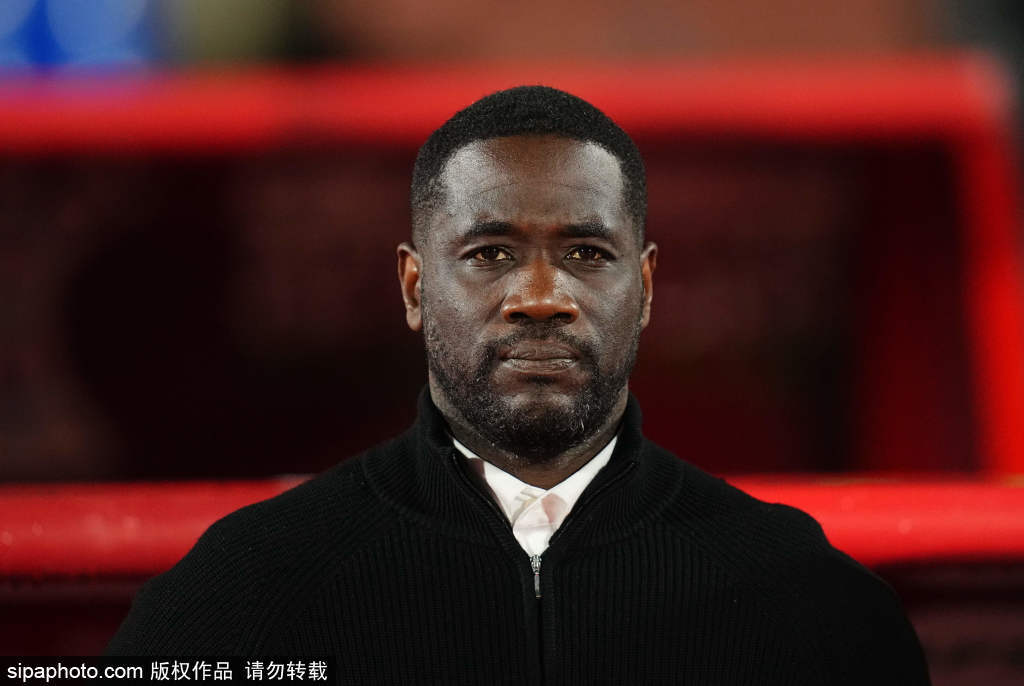 皇冠信用网注册_火线回归！姆伯莫和阿玛德出局皇冠信用网注册，曼联迎两大主力回归备战曼市德比