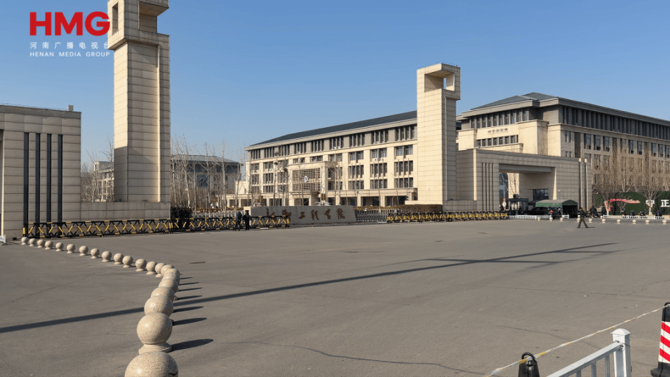 皇冠信用网庄家_生花生米黄曲霉毒素超标11倍皇冠信用网庄家,河南一高校食堂被市监局通报,学生无奈点外卖,离职员工:后勤公司代管食堂,人手不足;校方回应