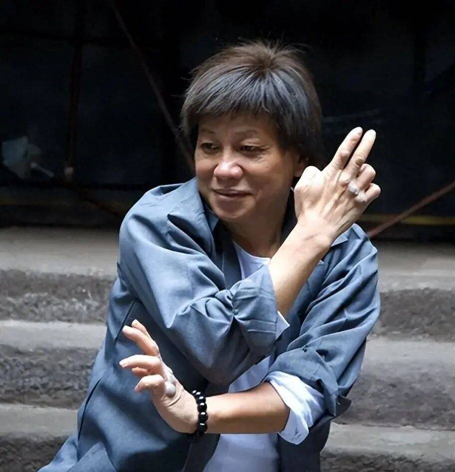 皇冠登录地址_著名功夫明星梁小龙去世皇冠登录地址,享年77岁,曾在《功夫》中饰演“火云邪神”,其将在深圳出殡