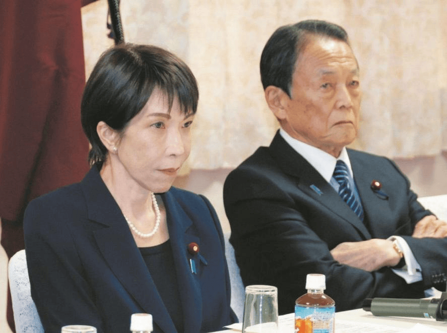 皇冠信用网怎么开户_一看到反对党拿出内部文件皇冠信用网怎么开户,高市早苗现场“脸色骤变”,标准假笑瞬间消失