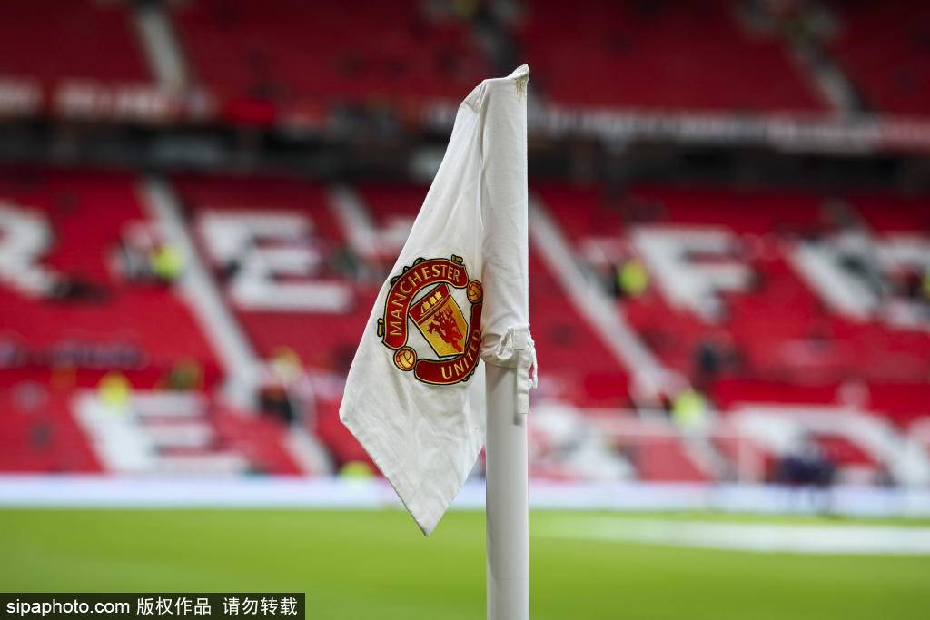 皇冠信用网登3代理_曼联补时绝杀皇冠信用网登3代理,镜头给到看台上的弗格森爵士