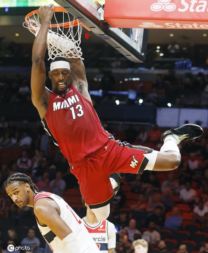 苏格兰 vs 摩洛哥
_垃圾时间刷分苏格兰 vs 摩洛哥
!阿德巴约超越科比 这个纪录值得庆祝吗?