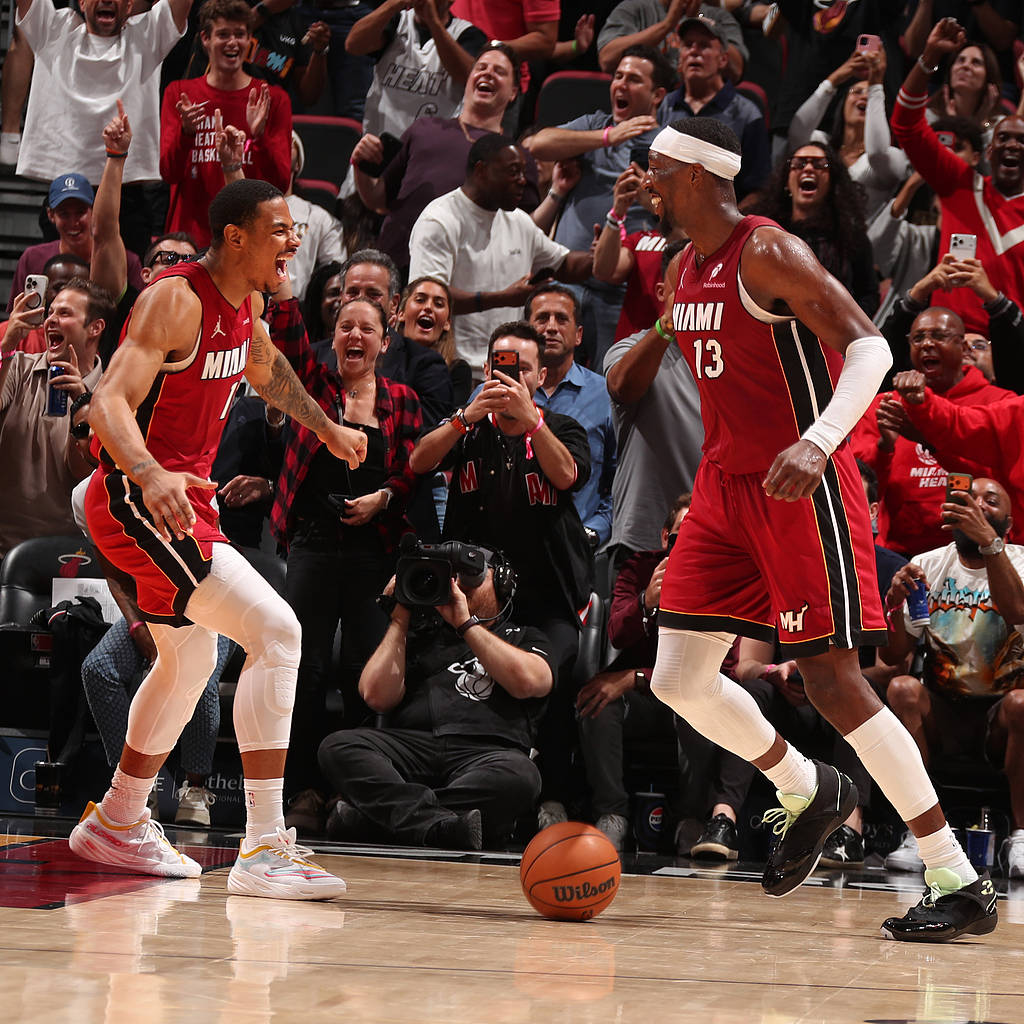 苏格兰 vs 摩洛哥
_垃圾时间刷分苏格兰 vs 摩洛哥
!阿德巴约超越科比 这个纪录值得庆祝吗?