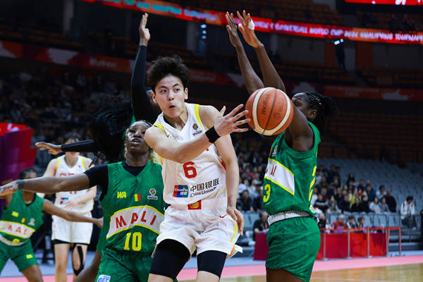 厄瓜多尔 vs 库拉索
_杨舒予9+3+4韩旭首节9分 中国女篮半场领先马里