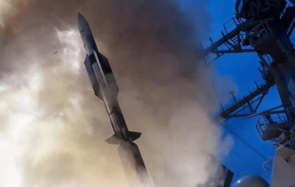 皇冠登一登二登三区别_美媒：伊朗航母被击沉后皇冠登一登二登三区别，东风17升级版亮剑，美军承认无法被拦截