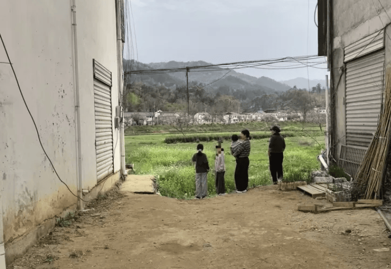 皇冠信用网在线申请_安徽6岁女童家门口失联超5天皇冠信用网在线申请，警方通报：已遇害，犯罪嫌疑人柳某某(女，35岁)抓获归案